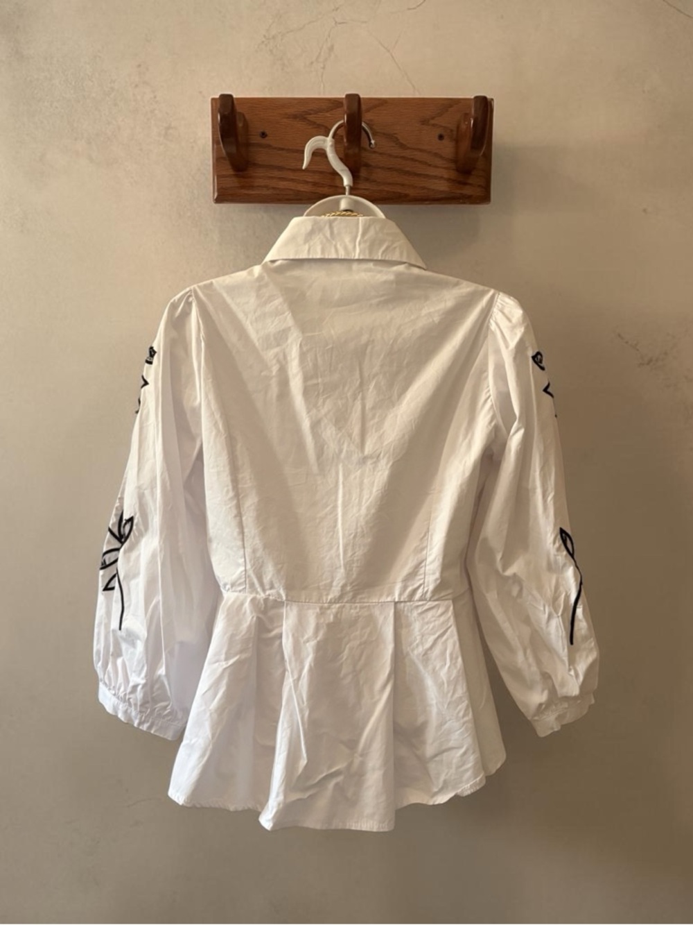 Boutique White Embroidered Button-Down Shirt with Black Leaf Motif - Picture 3 of 5